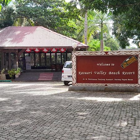 Kasuari Valley Beach Resort Соронг Екстериор снимка