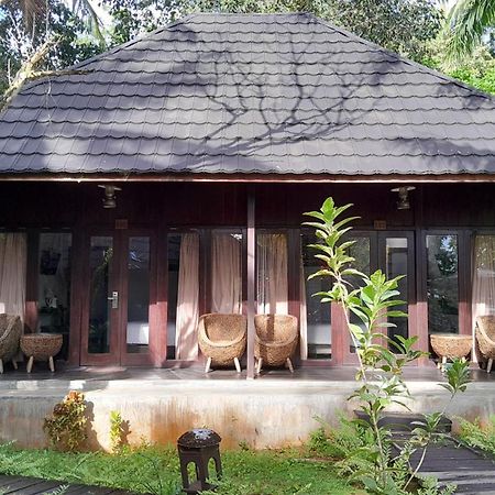 Kasuari Valley Beach Resort Соронг Екстериор снимка