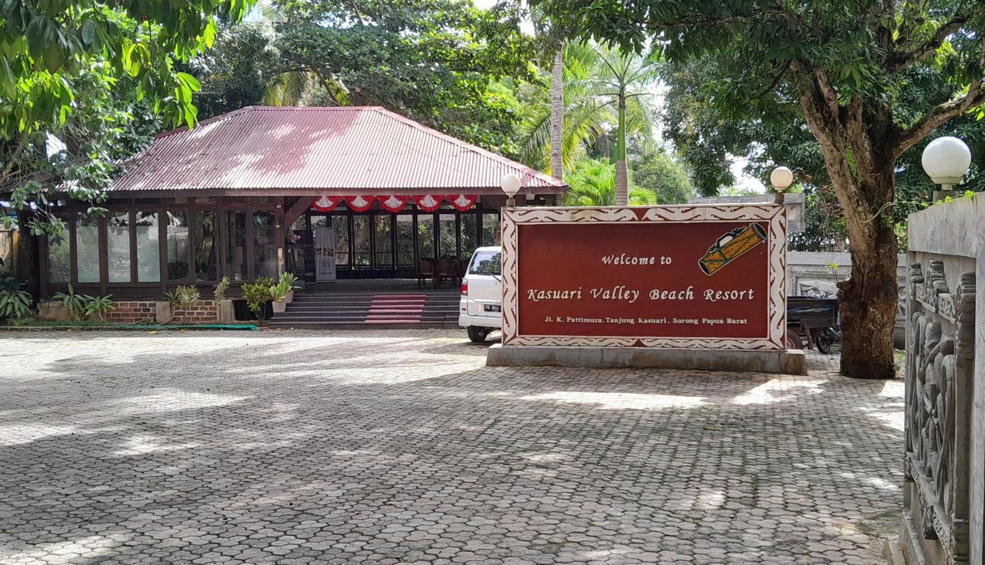 Kasuari Valley Beach Resort Соронг Екстериор снимка