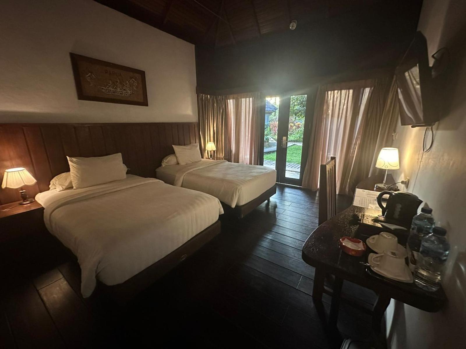 Kasuari Valley Beach Resort Соронг Екстериор снимка